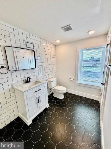 2531 Cedar St, Philadelphia PA 19134-4318 exterior