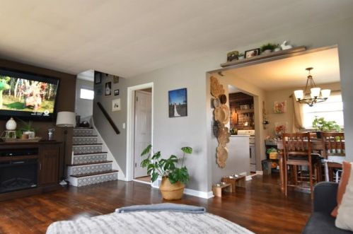 667 Regency Dr, Pittsburgh PA  15239-1331 exterior