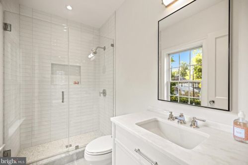 4511 Klingle St, Washington DC  20016-3580 exterior