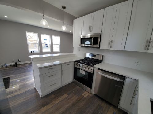 3657 61st St, Chicago, IL 60629-3921