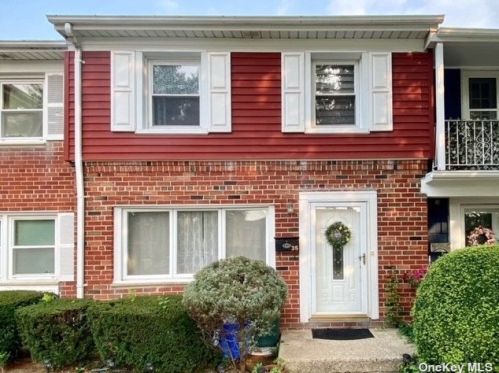 350 Corona Ave, Valley Stream NY  11580-3404 exterior