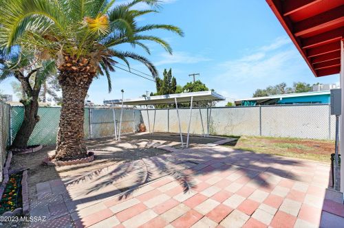 1318 Iowa Dr, Tucson, AZ 85706-1411