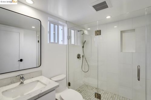 2043 Emerson St, Berkeley CA 94705-1813 exterior