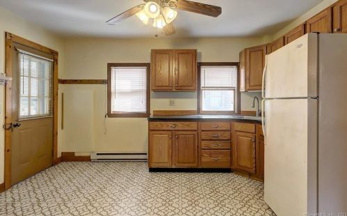 58 Washington St, Wallingford CT 06492-3530 exterior