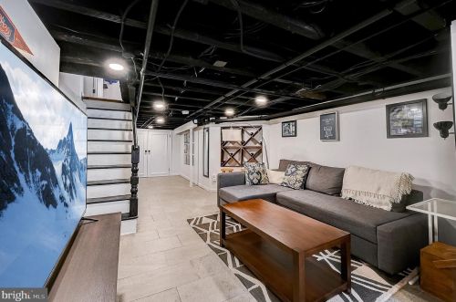 1930 Juniper St, Philadelphia PA 19148-2218 exterior