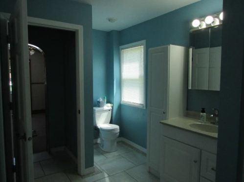 1107 Viebahn St, Manitowoc WI 54220-6502 exterior