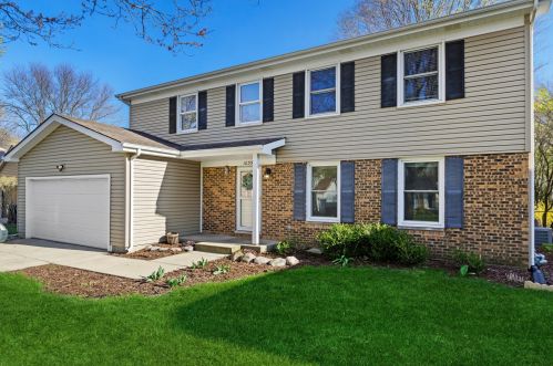 1035 Cedar Crest Dr, Bull Valley, IL 60014-6930