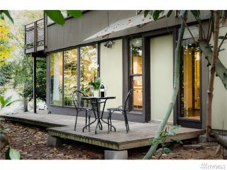 8513 23rd Ave, Seattle, WA 98115-3308