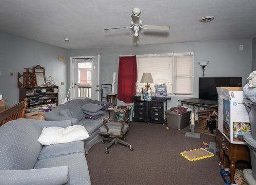 79 Exposition Ter, West Springfield MA 01089-3760 exterior