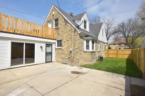 4101 39th St, Milwaukee WI  53216-1642 exterior