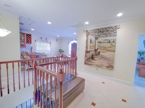 834 105 Ave, Naples FL 34108-1844 exterior