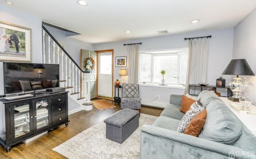 142 Bedford Ave, Iselin NJ 08830-2455 exterior