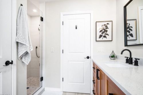 700 102 Ave, Naples FL 34108-3214 exterior