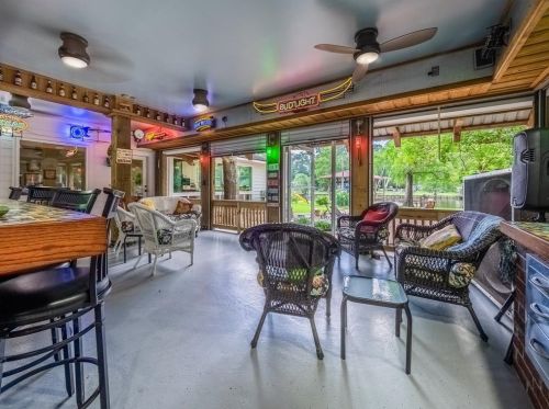 11 Lakeview Dr, Huntsville TX 77320-0247 exterior