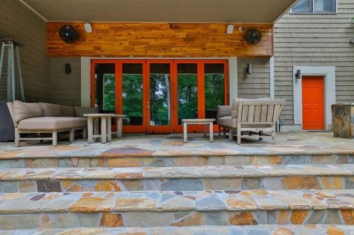 8069 Kenstone Ct, Atlanta GA 30350-4160 exterior