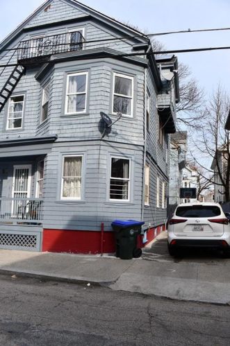 11 Osborn St, Providence, RI 02908-3612