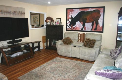 622 Centerwood St, Babylon NY  11704-2015 exterior