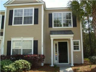 1135 Island Club Dr, Charleston, SC 29492-8110