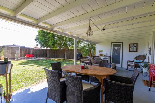 1233 El Camino Dr, Phoenix AZ 85051-9124 exterior