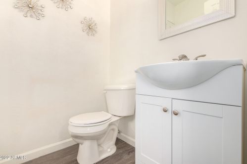 7002 10 St, Phoenix AZ 85086-0929 exterior