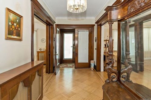 111 Rich Ave, Mount Vernon NY 10550-1510 exterior