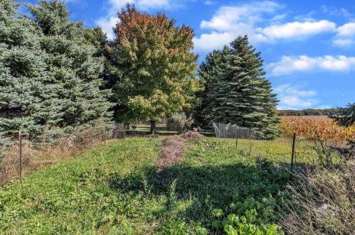 2560 66 St, Fennville MI 49408-9620 exterior