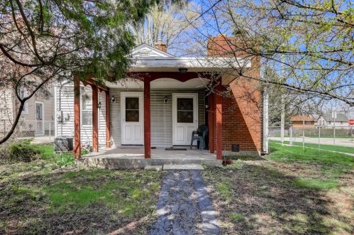 525 Ash St, Waukegan IL 60085-3928 exterior