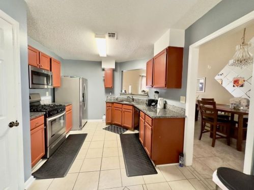 6300 Phillips Ct, Lithonia GA 30058-8922 exterior