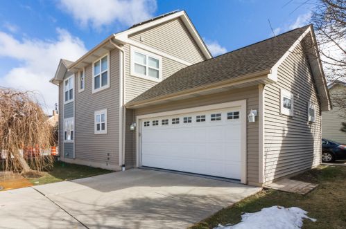 6639 Beloit Rd, Milwaukee, WI 53219-2010