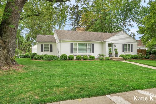 2144 Hall St, Grand Rapids, MI 49506-4063