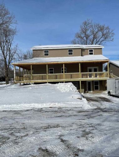 98 County Rd, Edgerton, WI 53534-9559