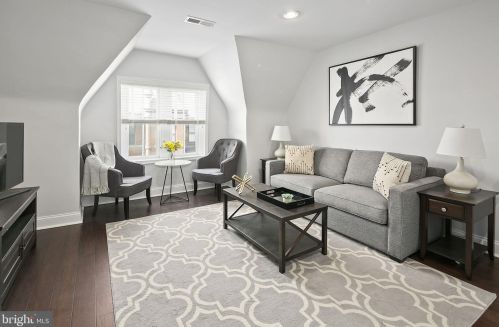 1409 Hopkins St, Washington DC 20036-5922 exterior