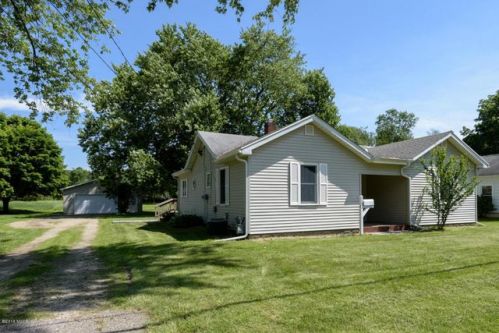 152 2nd Ave, Plainwell, MI 49080-1205