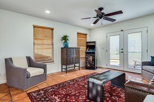 2425 Euclid Ave, Austin TX 78704-5419 exterior