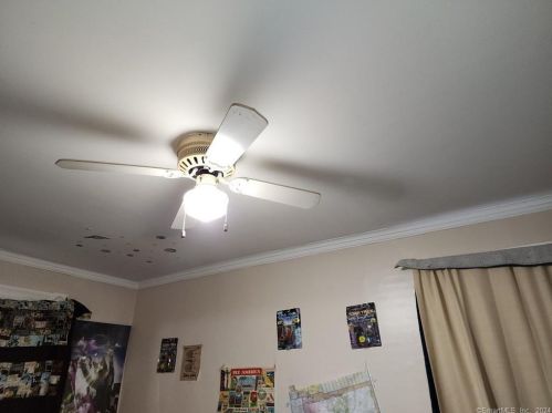 103 School St, Killingly CT 06239-3515 exterior