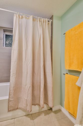 1768 Abbedale Ln, Sandy UT 84092-3723 exterior