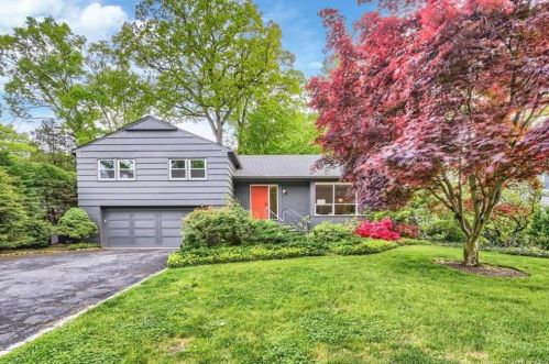 215 Douglas Pl, Mount Vernon, NY 10552-1106