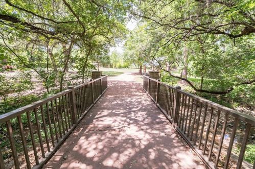 2002 Cody Ct, Austin TX 78704-4840 exterior