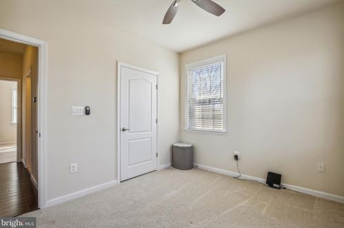 3570 Huntley Manor Ln, Alexandria VA  22306-5111 exterior