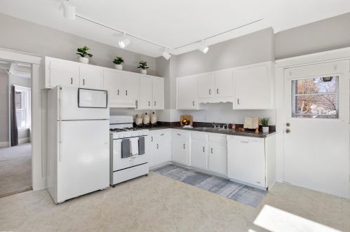 604 University Dr, Rochester MI 48307-1850 exterior