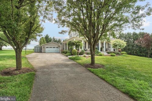 7327 Coventry Dr, Middletown MD 21769-6636 exterior