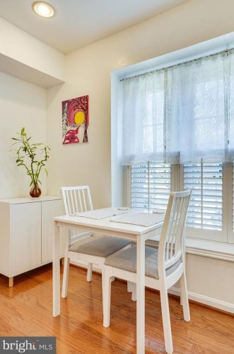 5674 Independence Cir, Alexandria VA 22312-2663 exterior