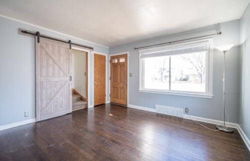 8121 Lisbon Ave, Milwaukee, WI 53222-3826