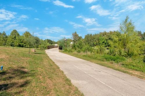 1708 Cedar Ave, Austin TX 78702-1429 exterior