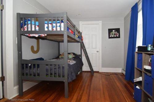 366 Sharon St, Providence RI 02908-2219 exterior