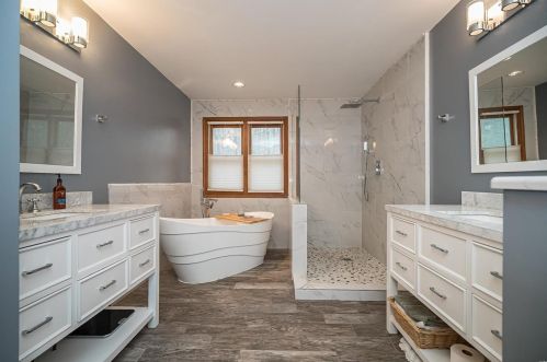 11070 Rambling Oaks Dr, Saint Louis MO 63128-2036 exterior