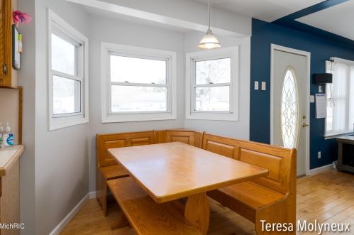 4085 Nicholl Ave, Meskegon MI 49444-3633 exterior