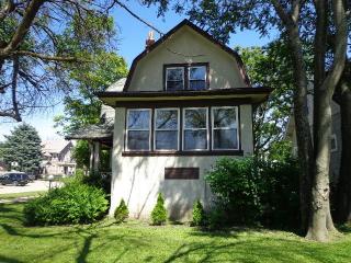 1701 8th Ave, Broadview, IL 60153-2039