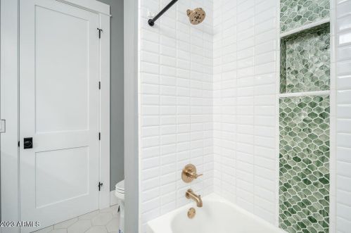 3302 51st St, Phoenix AZ  85018-6612 exterior