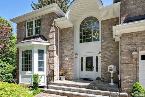 5 Hawthorne Ter, Closter, NJ 07624-1021